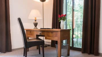 Suite Sénior (Senior) | Bureau, chambres insonorisées, lits bébé (gratuits)