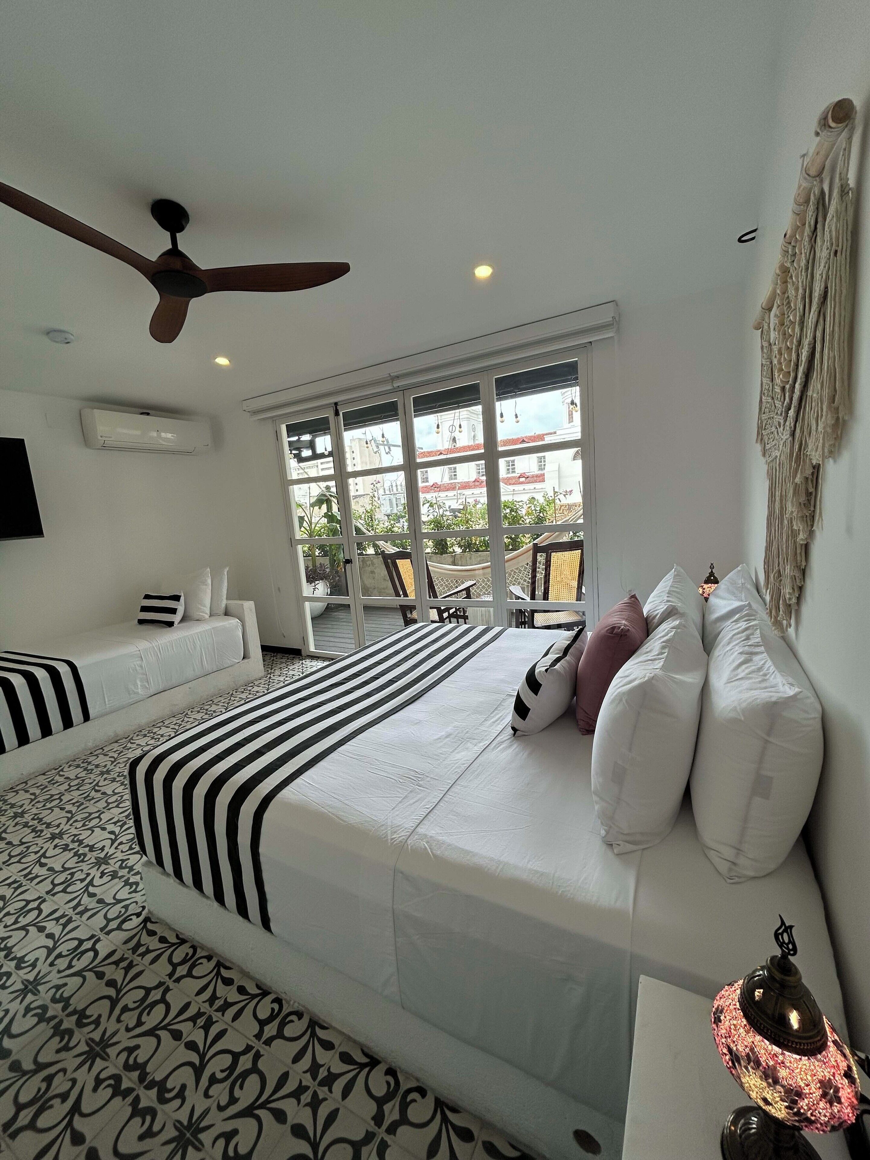 Suite Samaria | In-room safe, free WiFi, bed sheets