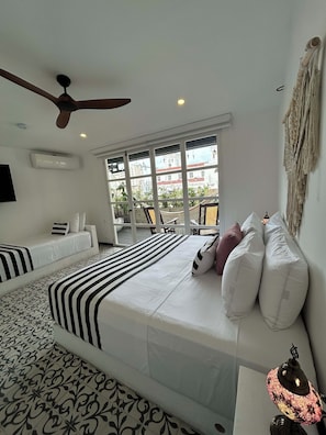 Suite Samaria | Brankas, Wi-Fi gratis, dan seprai linen