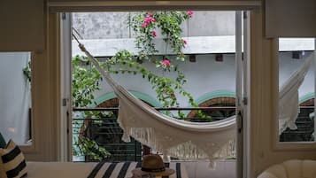 Suite | In-room safe, free WiFi, bed sheets