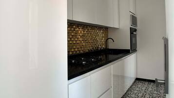 Studio Apartment with Kitchenette | 私人廚房