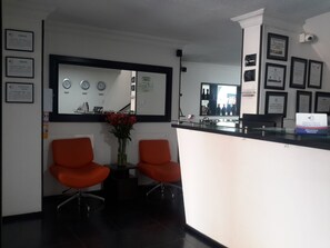 Sala de estar en el lobby