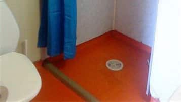 Standard Triple Room | Bathroom | Shower