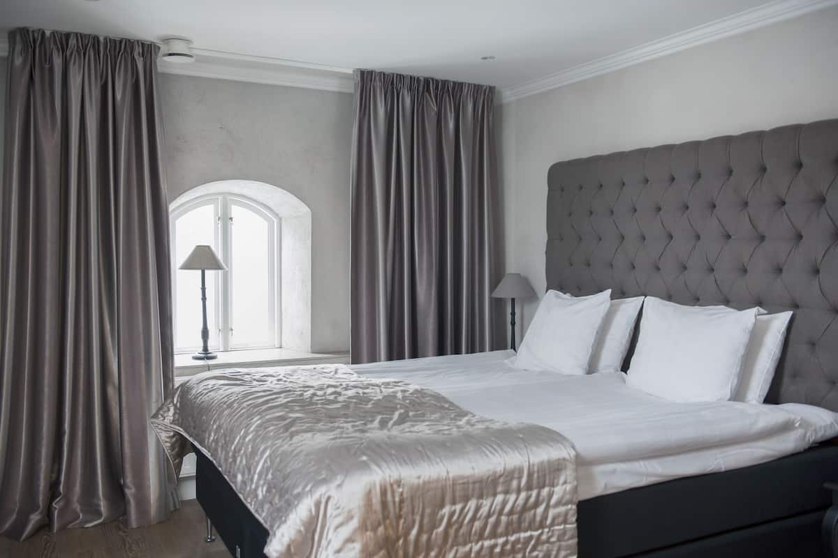 Chambre Double Classique | Minibar, coffres-forts dans les chambres, bureau, rideaux occultants