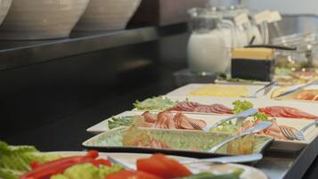 Desayuno de autoservicio incluido todos los días