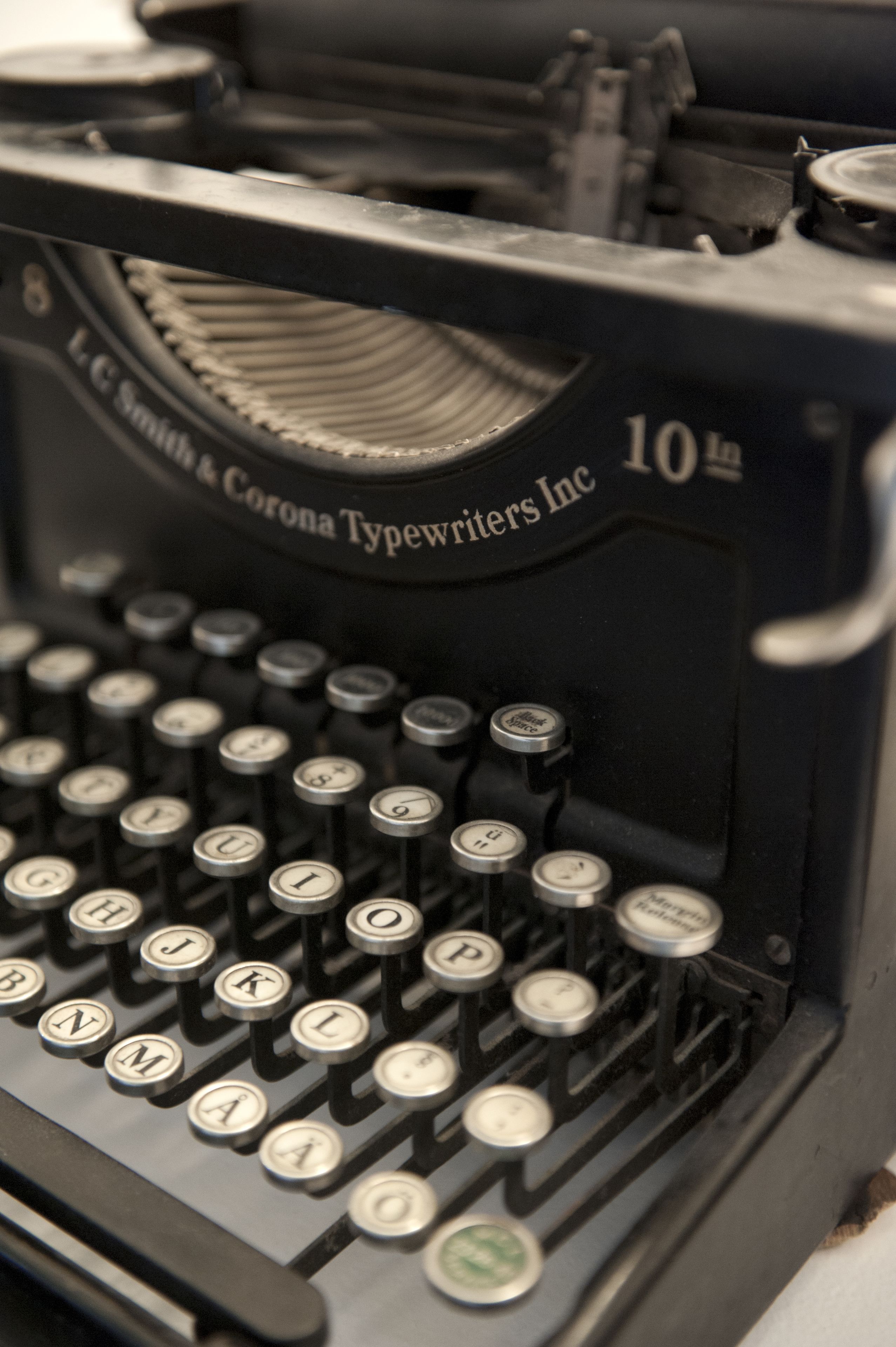 small double room | minibar, in-room safe, desk, blackout curtains