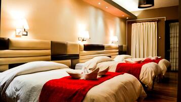 In-room safe, soundproofing, free WiFi, bed sheets