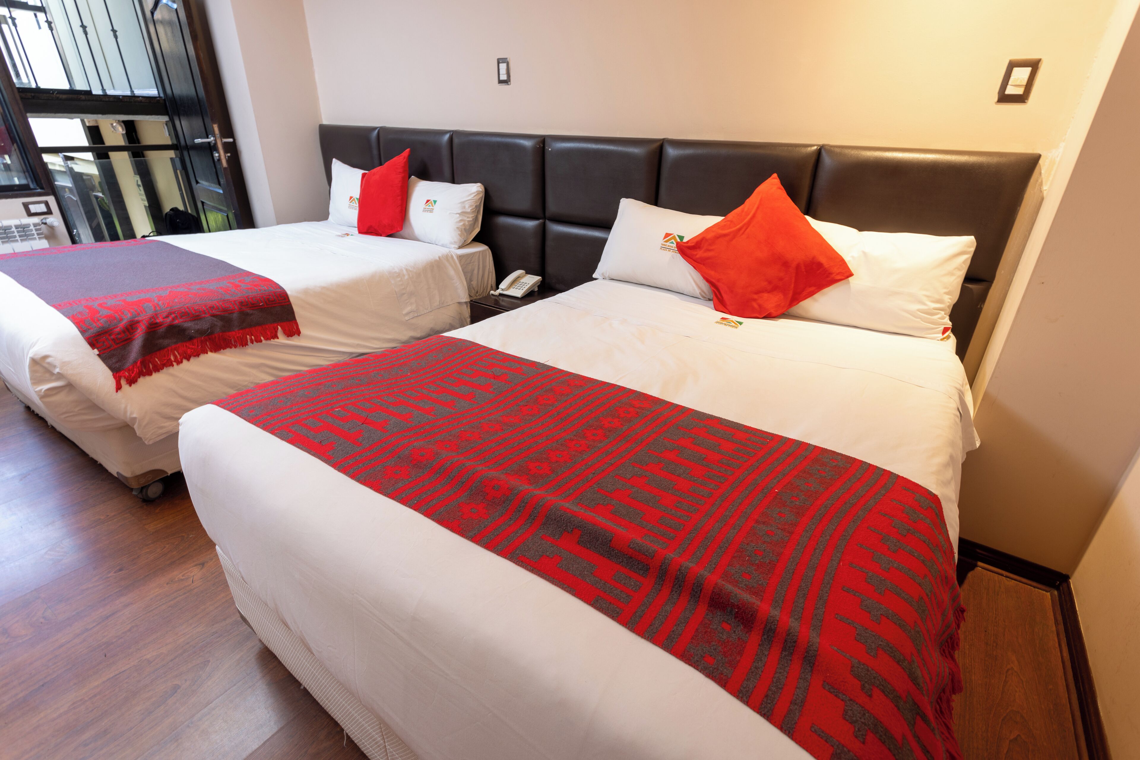 Habitación Confort con 2 camas individuales, 2 camas individuales | Caja fuerte, sistema de insonorización, wifi gratis y ropa de cama