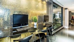 Unclassified image, 3 of 39, button - Lloyd's Apartasuites Parque 93 (Bogotá)