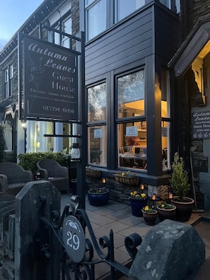 Exterior - Autumn Leaves Guest House (Windermere)