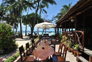 Breakfast, lunch, dinner served; Japanese cuisine, beach views  - Surfside Boracay Resort (Boracay Island)