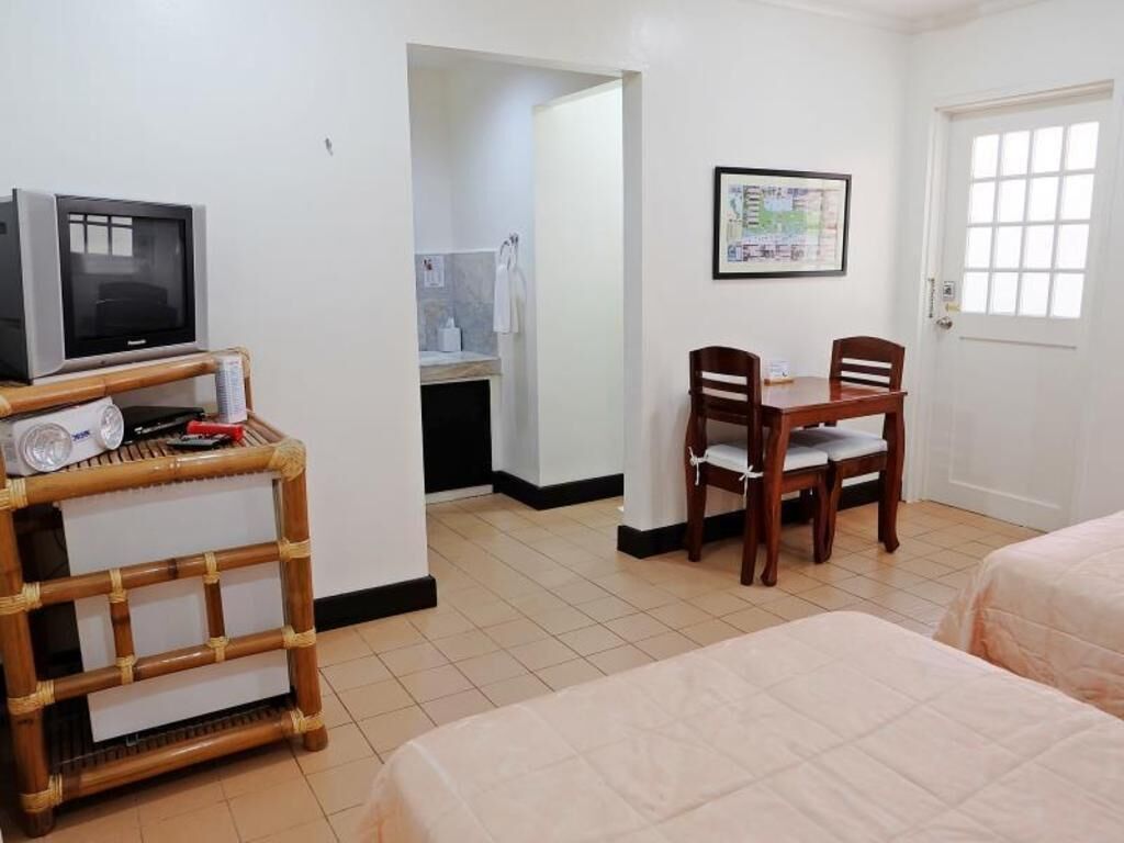 Minibar, in-room safe, free WiFi