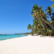 ホワイト ビーチ (西ヴィサヤ) - ツアーとアクティビティ | エクスペディア