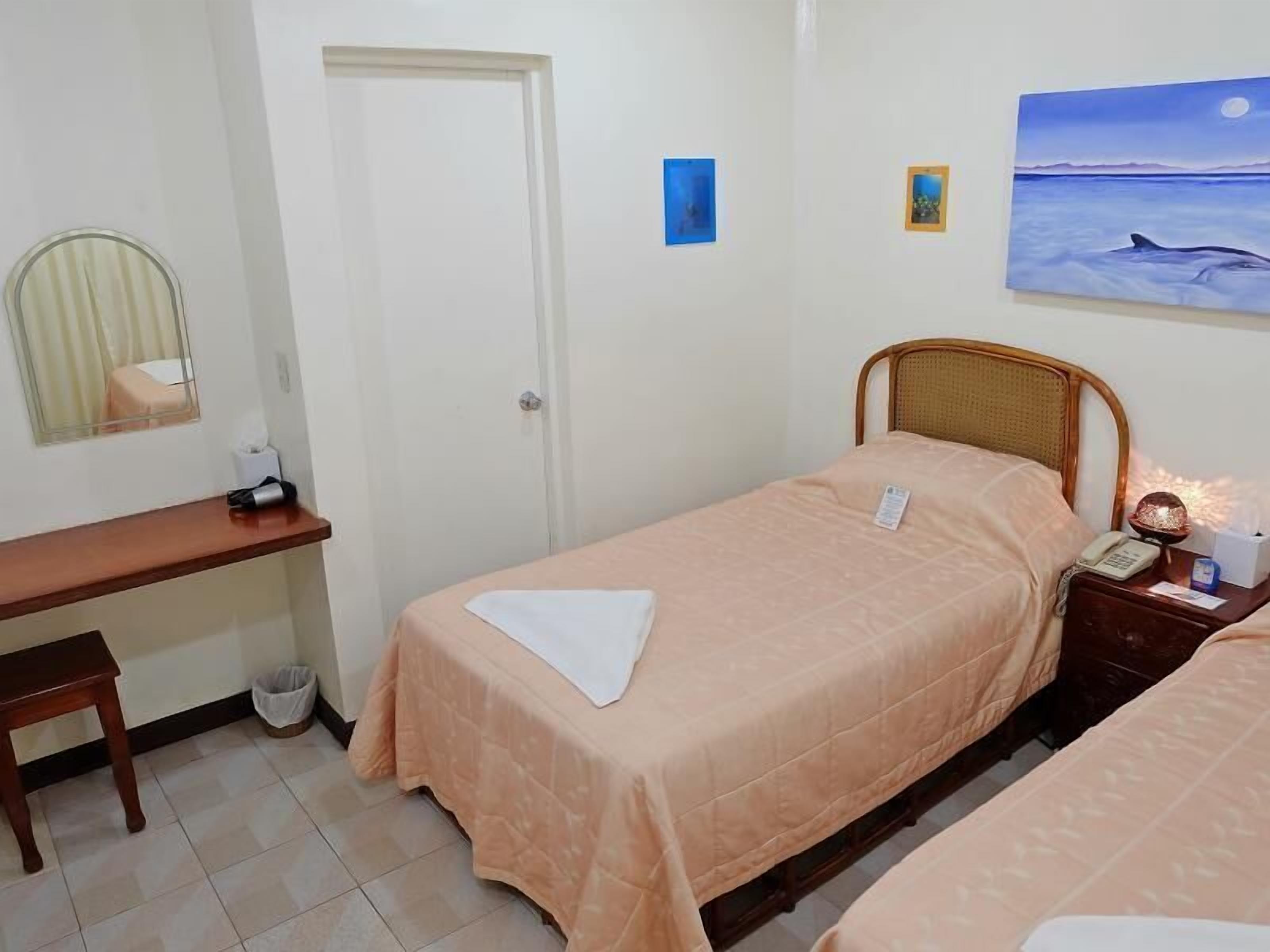 Minibar, in-room safe, free WiFi