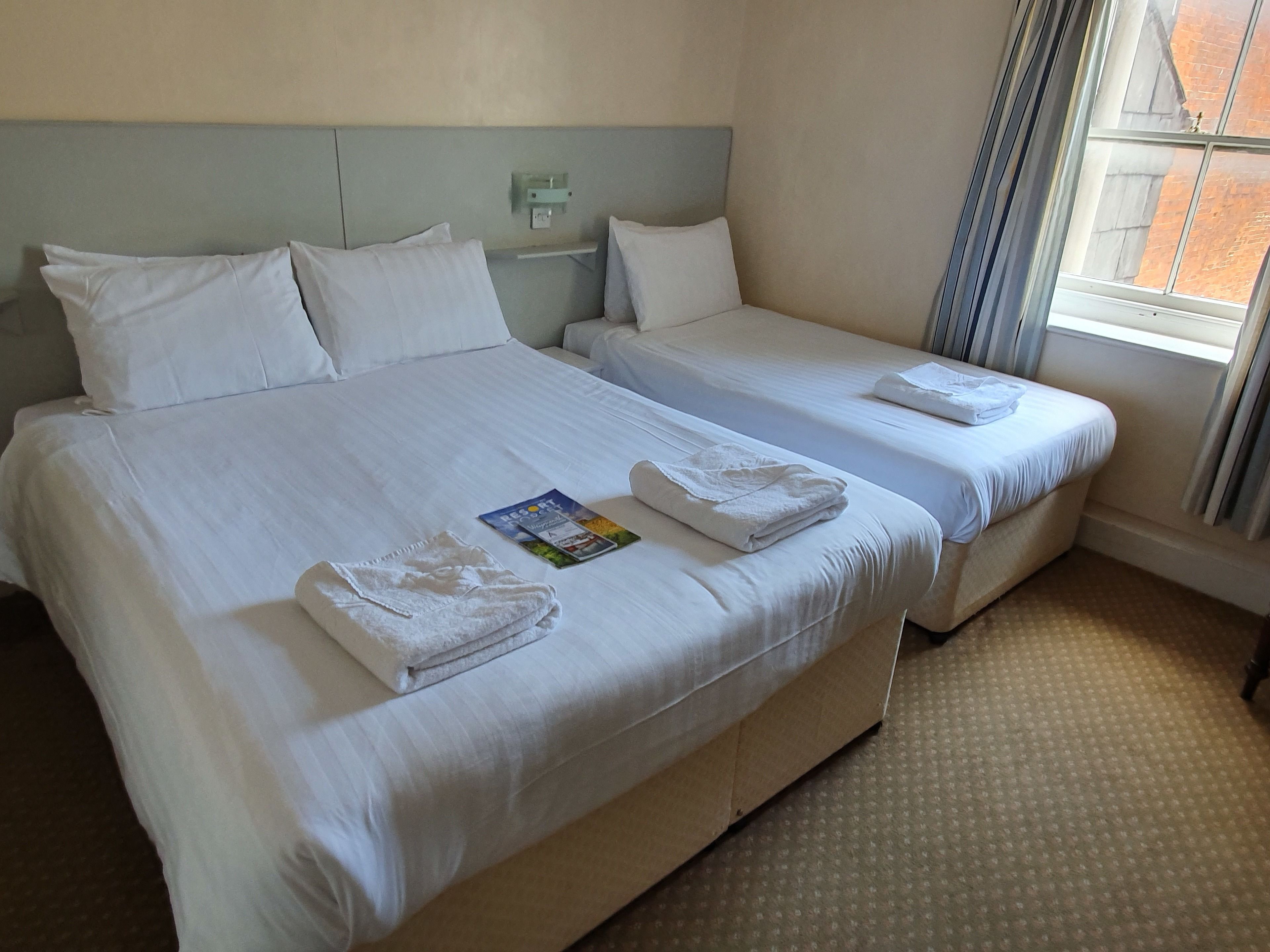 family room | desk, rollaway beds, free wifi