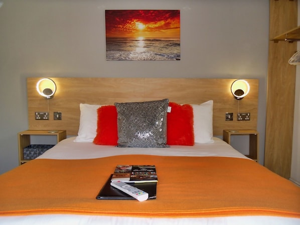 Double Room (2nd floor) | Egyptian cotton sheets, desk, iron/ironing board, free WiFi