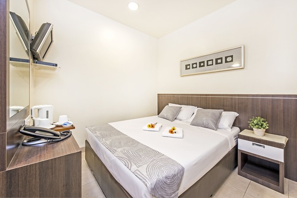 Superior Double Room, 1 Queen Bed | Desk, blackout drapes, WiFi (free), bed sheets