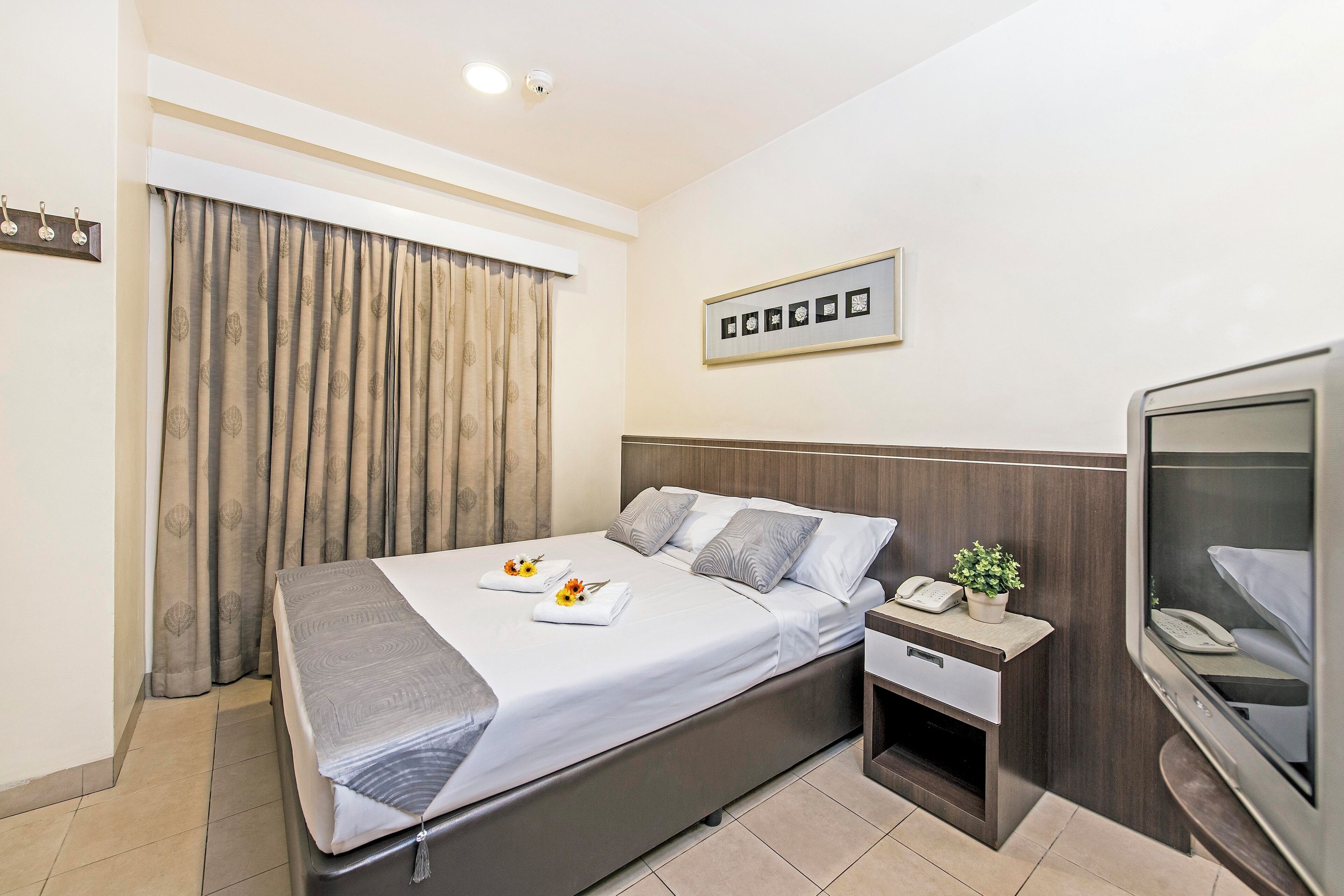 Superior Double Room, 1 Queen Bed | Desk, blackout drapes, free WiFi, bed sheets