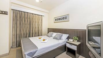 Superior Room, 1 Queen Bed | Desk, blackout drapes, free WiFi, bed sheets