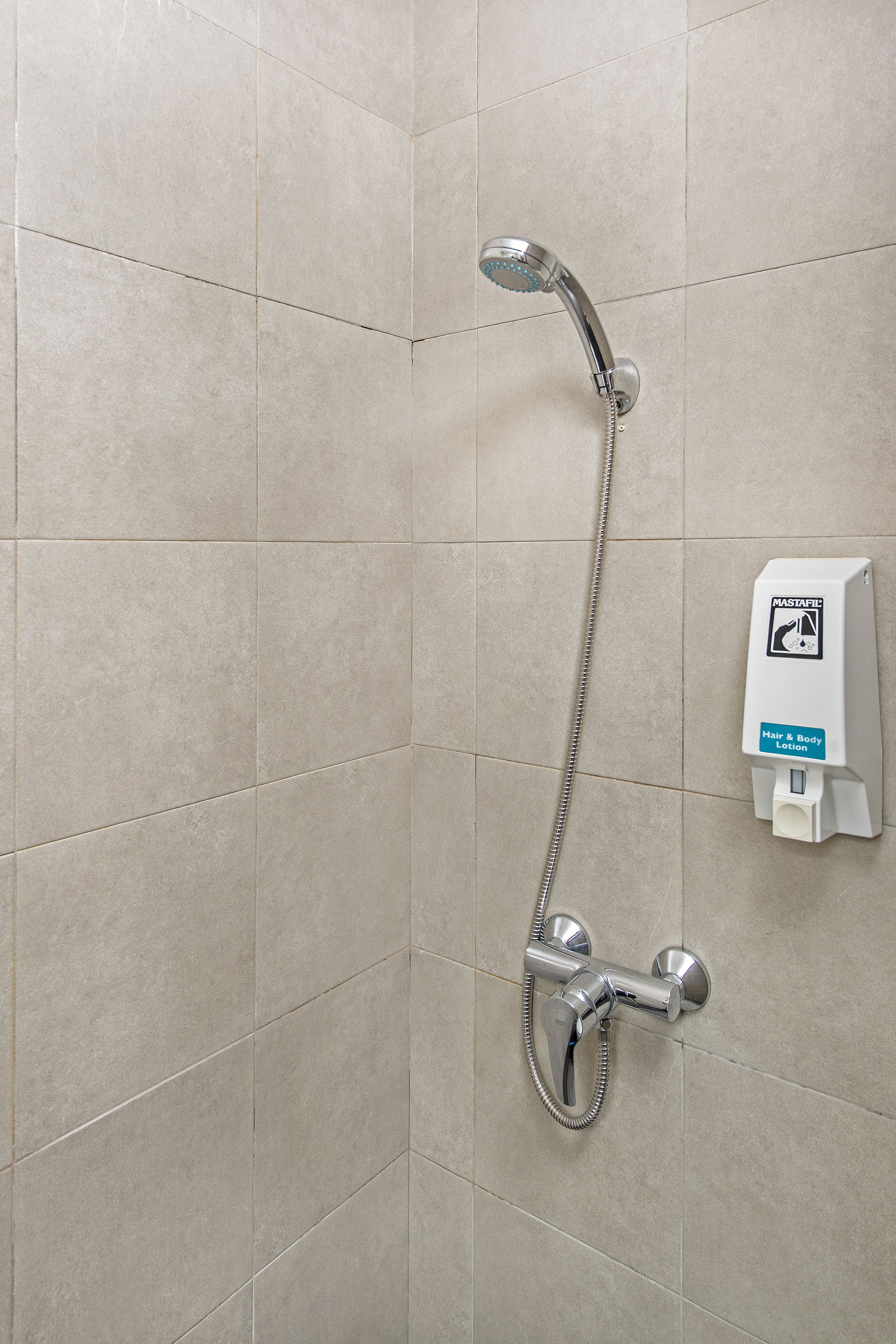 Superior Double Room, 1 Queen Bed | Bathroom shower