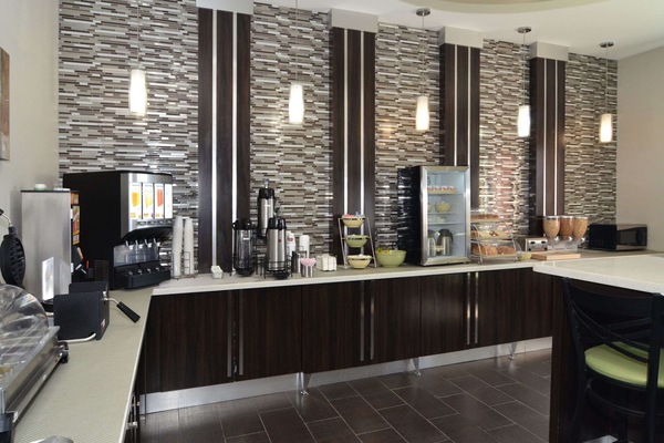 Esmorzar diari d'estil bufet gratuït