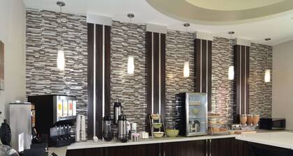 Quality Inn & Suites Kenedy - Karnes City