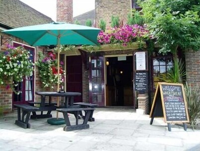 The Wheatsheaf Inn