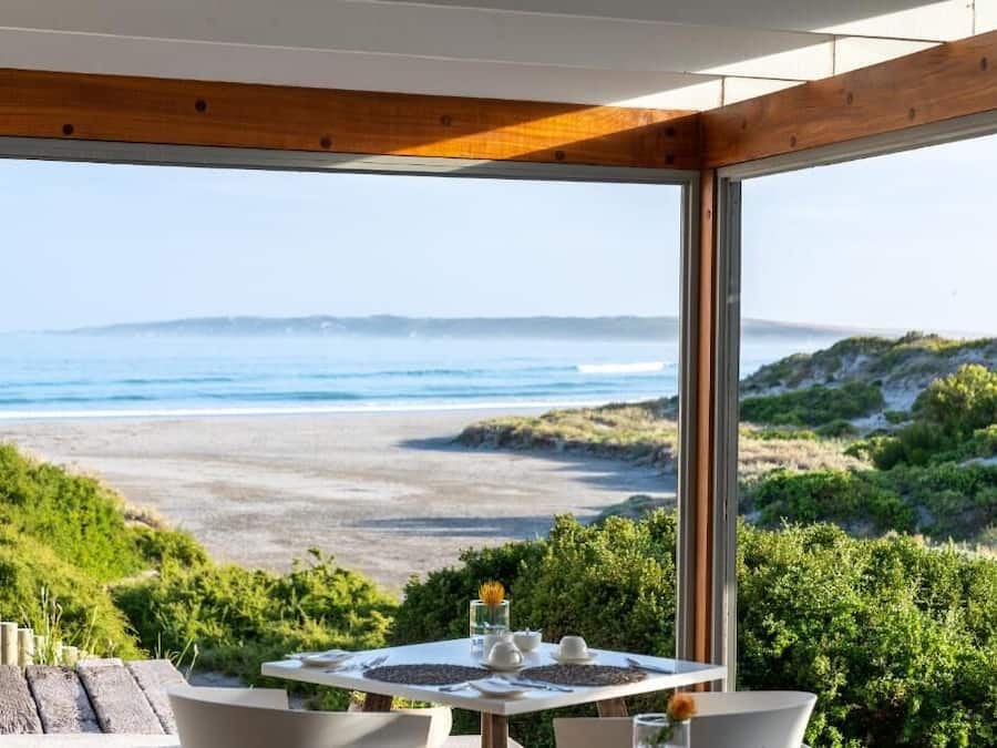 Uitzicht op strand/zee