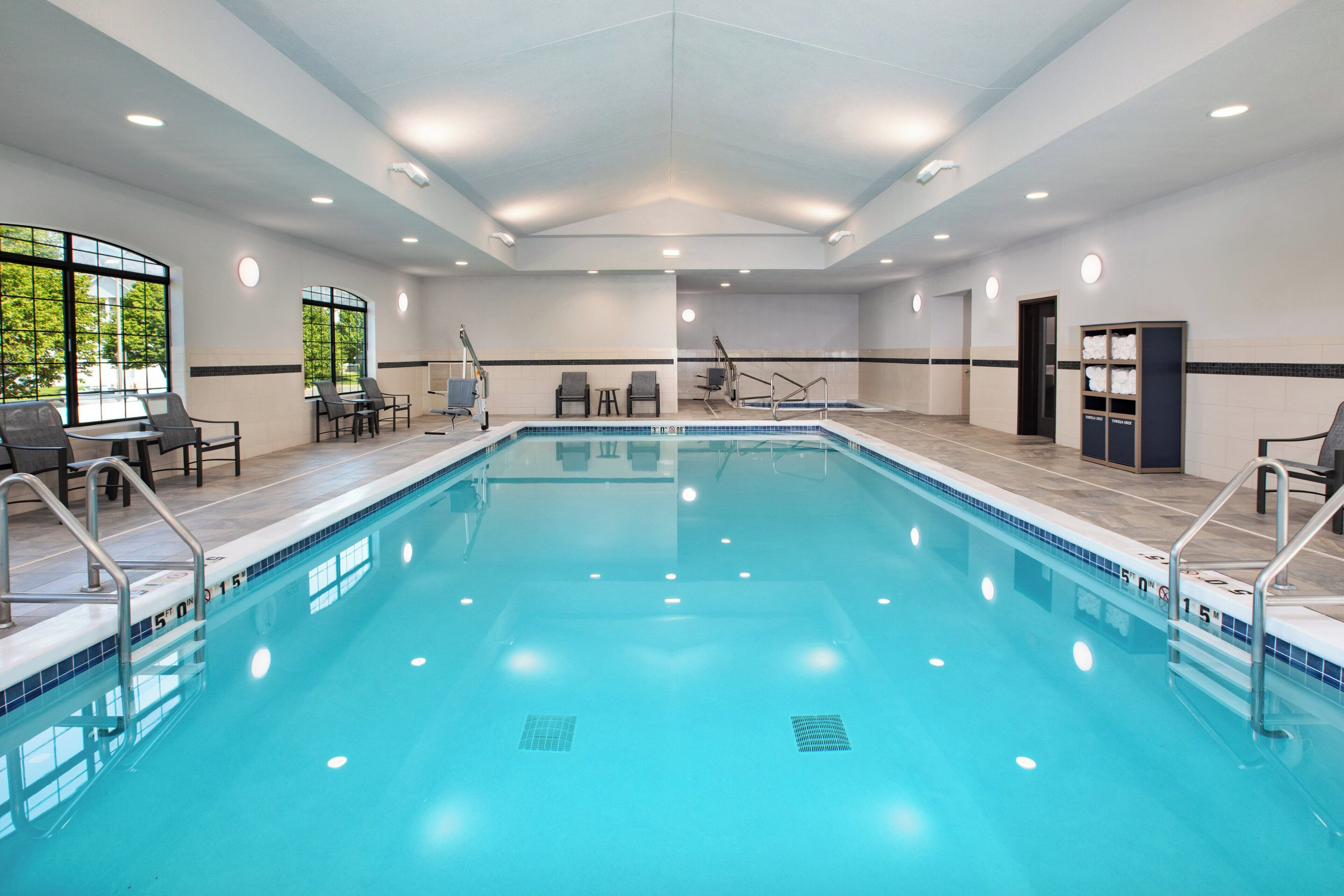 สระว่ายน้ำในร่ม