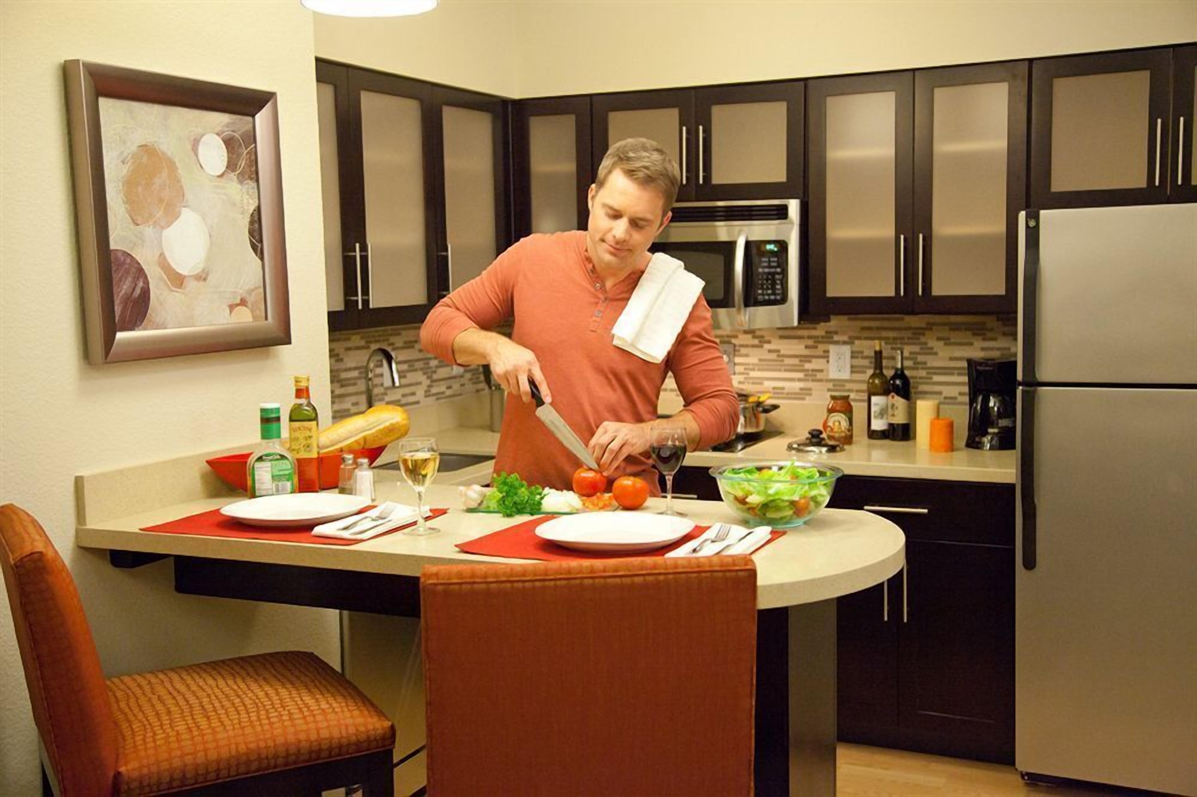 fridge, microwave, stovetop, dishwasher