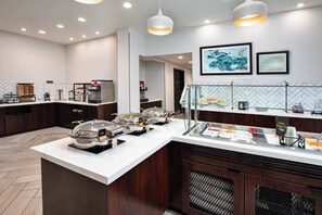 Bao gồm bữa sáng buffet hàng ngày