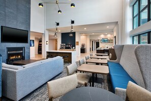 Free daily buffet breakfast  - Staybridge Suites Bismarck by IHG (Bismarck)