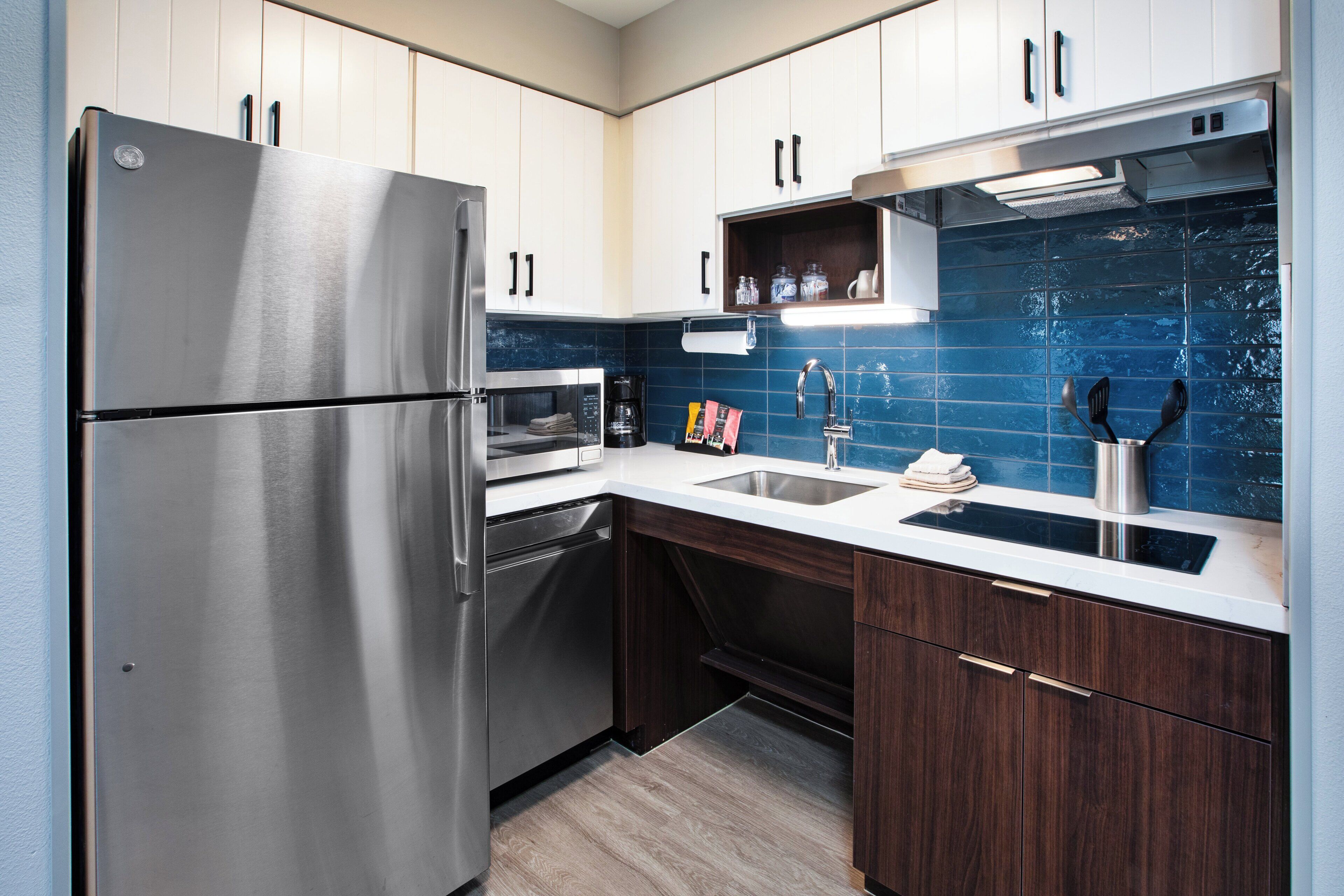 1 bedroom, premium bedding, pillow-top beds, desk