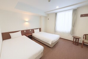 办公桌、免费 WiFi、床单