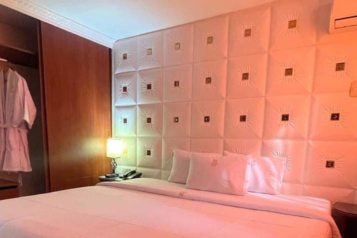 Edredón, camas con pillow-top y minibar