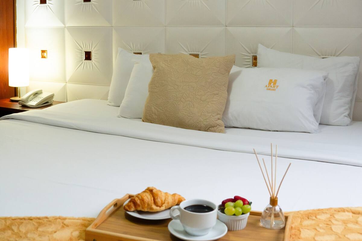 Presidential Room, 1 King Bed | Down comforters, pillowtop beds, minibar, in-room safe