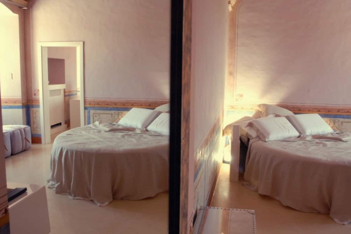 premium bedding, minibar, in-room safe, individually decorated