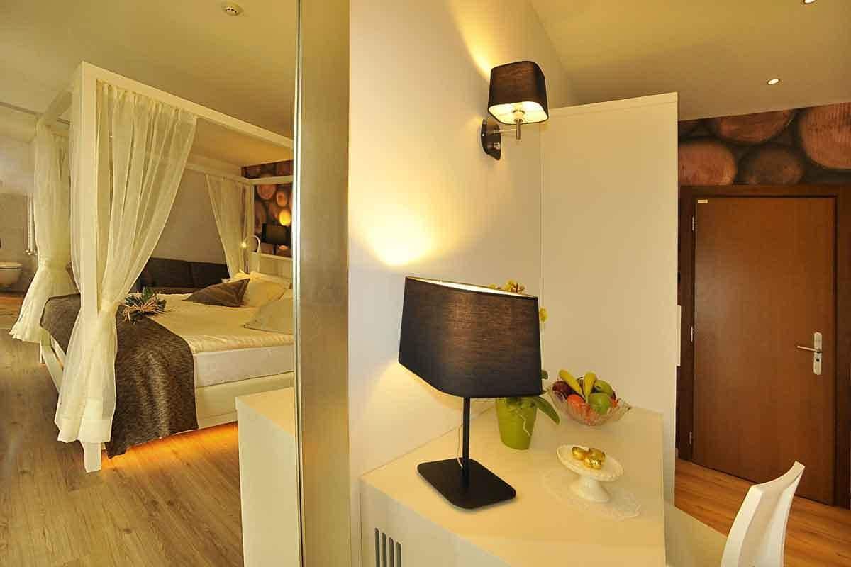 In-room safe, desk, soundproofing, free WiFi