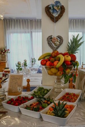 Frühstück, Mittagessen und Abendessen