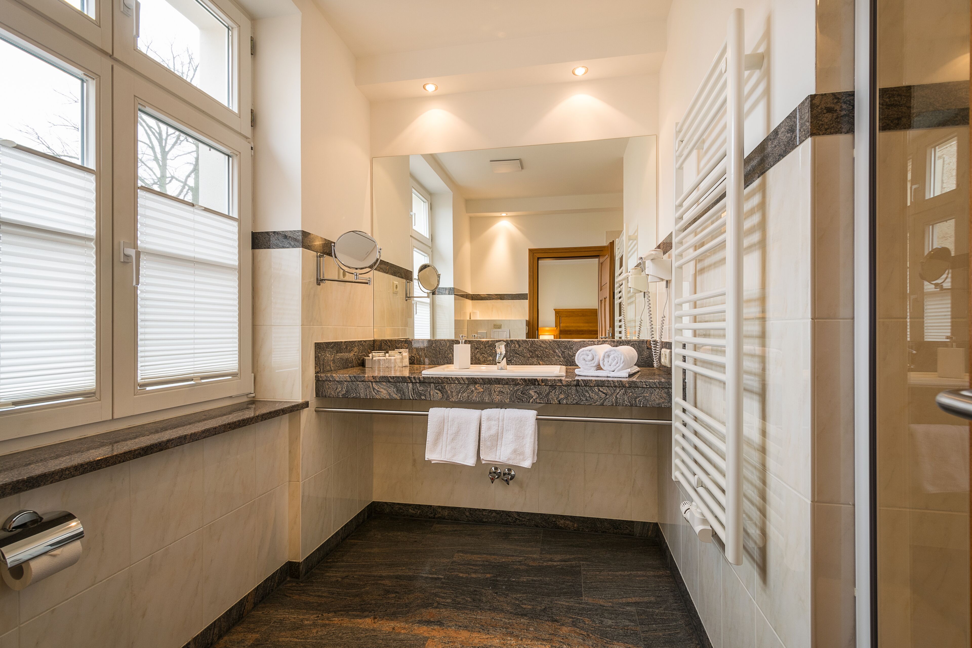 classic double room | bathroom | shower, free toiletries, hair dryer, towels
