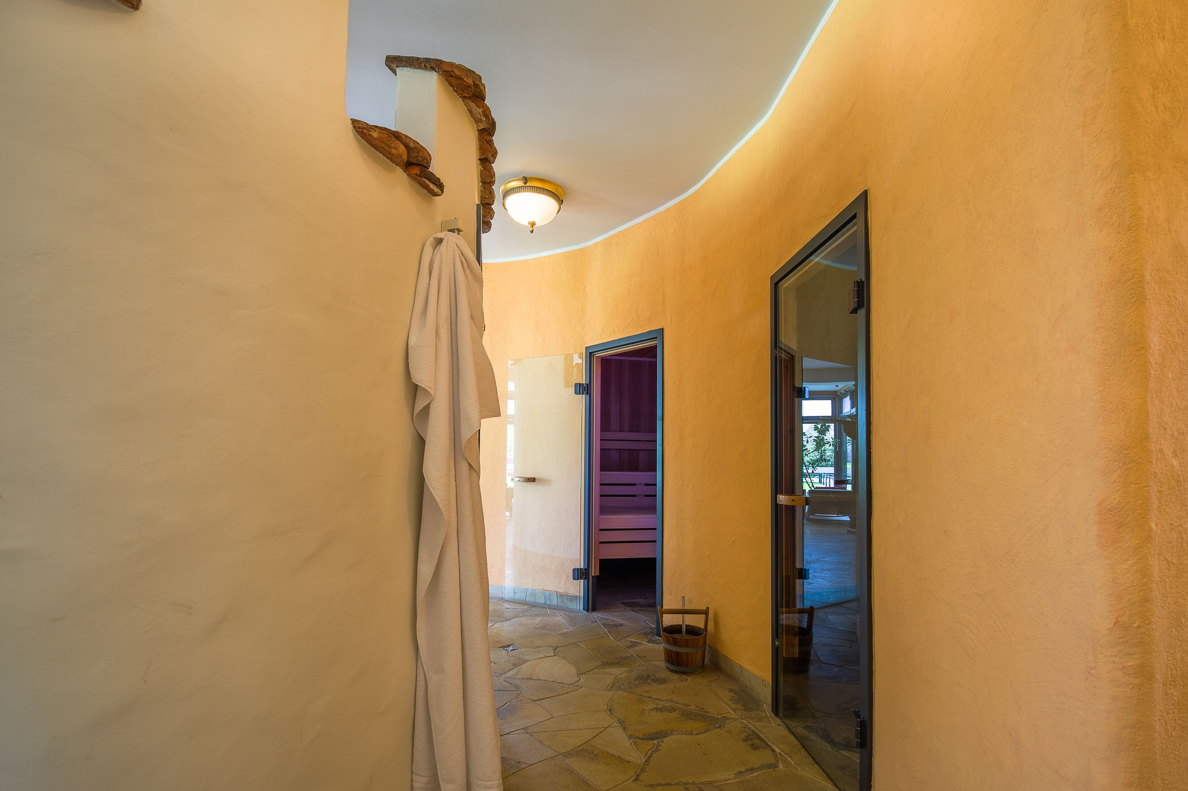 sauna, body treatments, body wraps, body scrubs, facials, reflexology