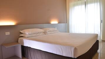 Minibar, Zimmersafe, Schreibtisch, schallisolierte Zimmer