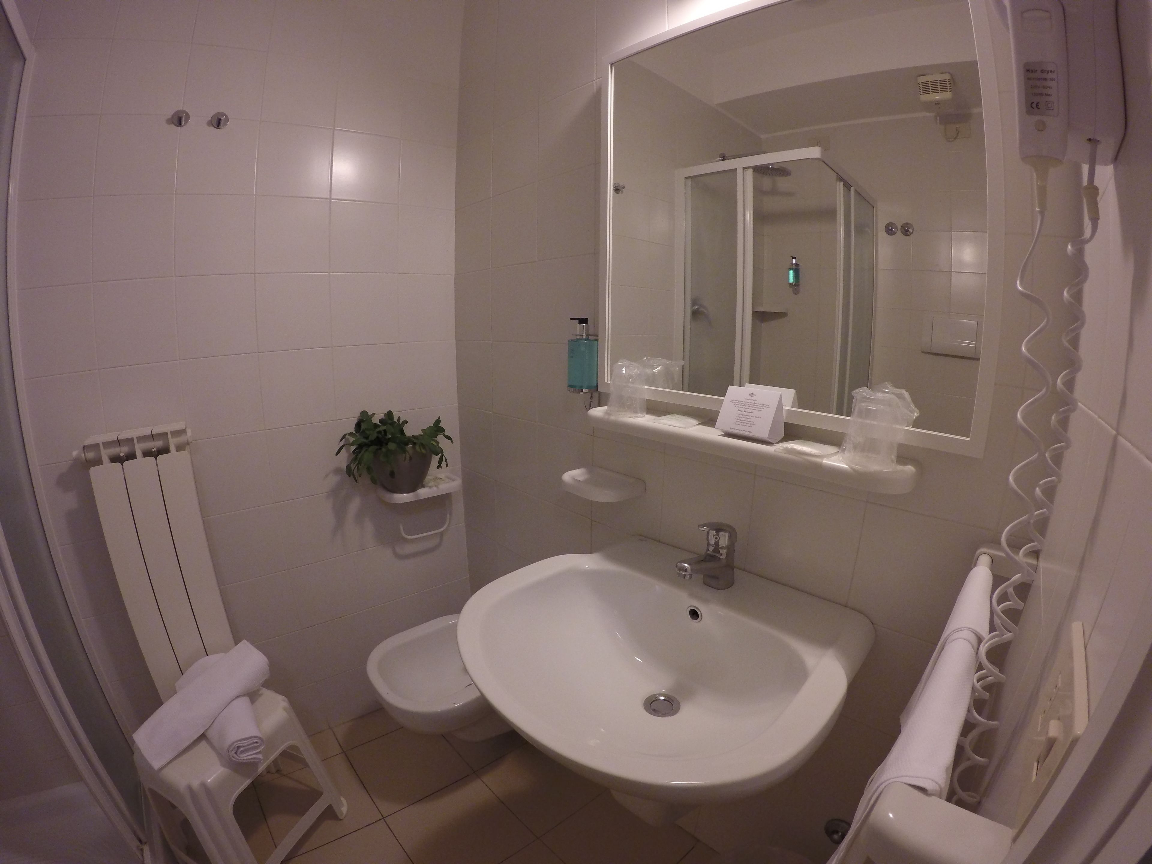 combined shower/bathtub, deep-soaking bathtub, rainfall showerhead