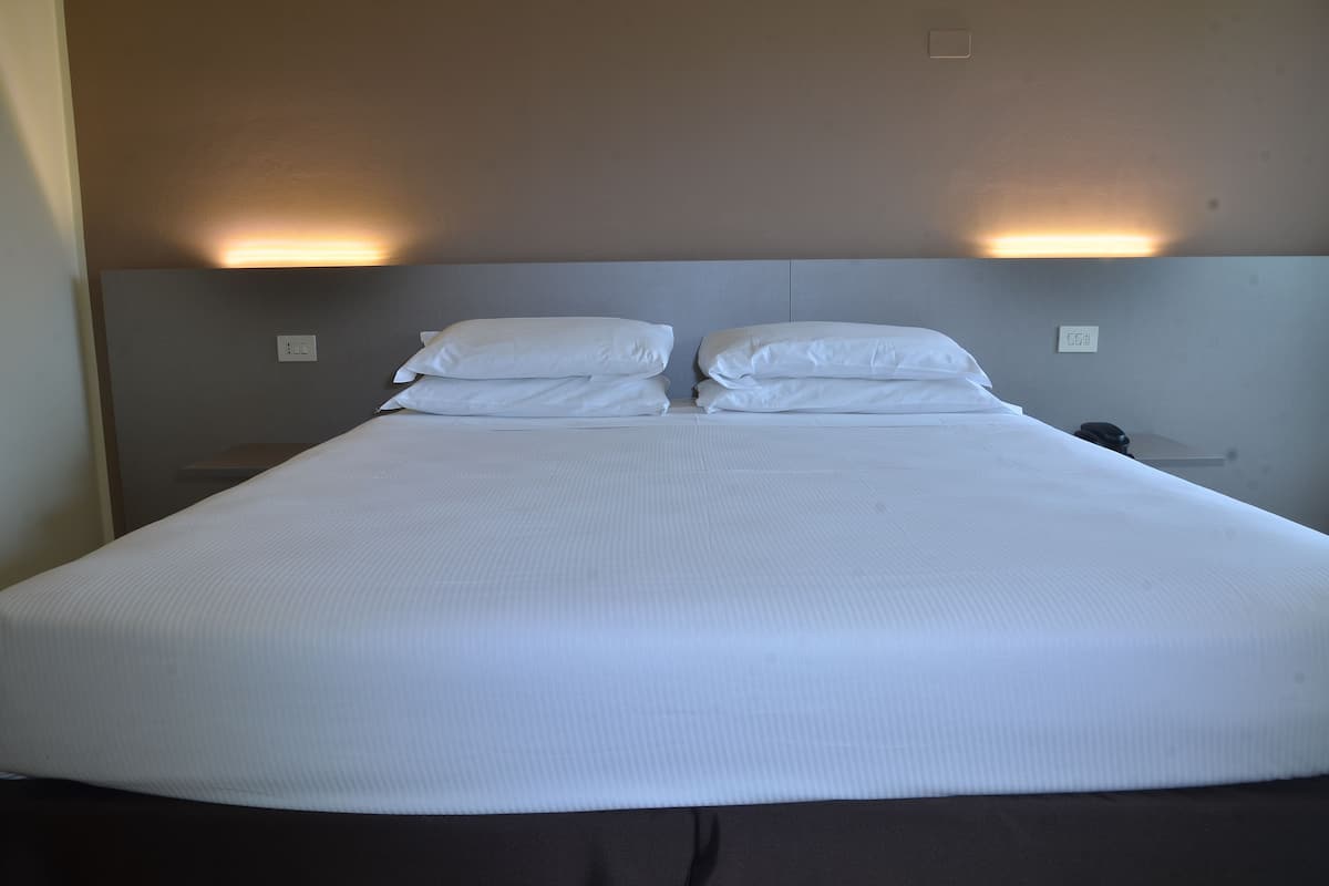 minibar, in-room safe, desk, soundproofing
