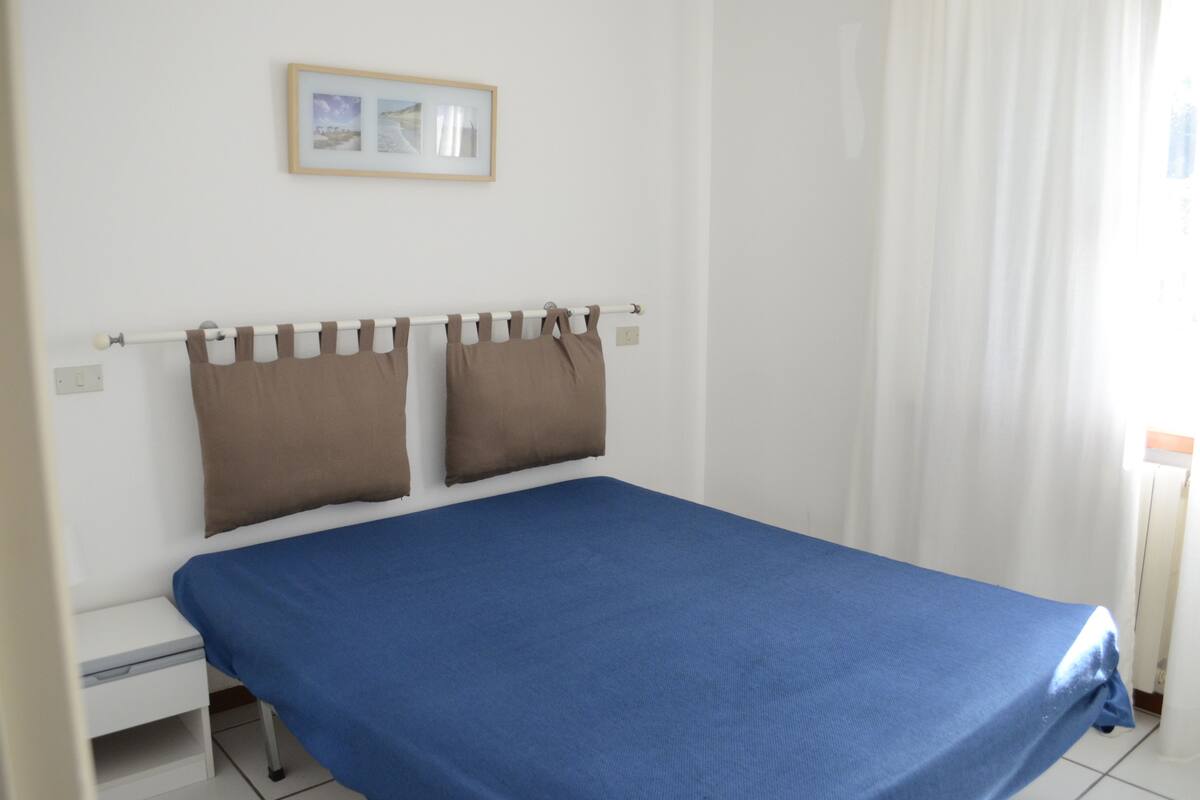 Apartment | Desk, free cots/infant beds, free WiFi