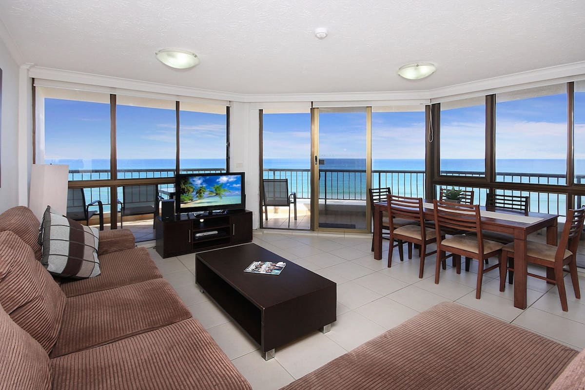32-inch flat-screen TV with cable channels, LCD TV