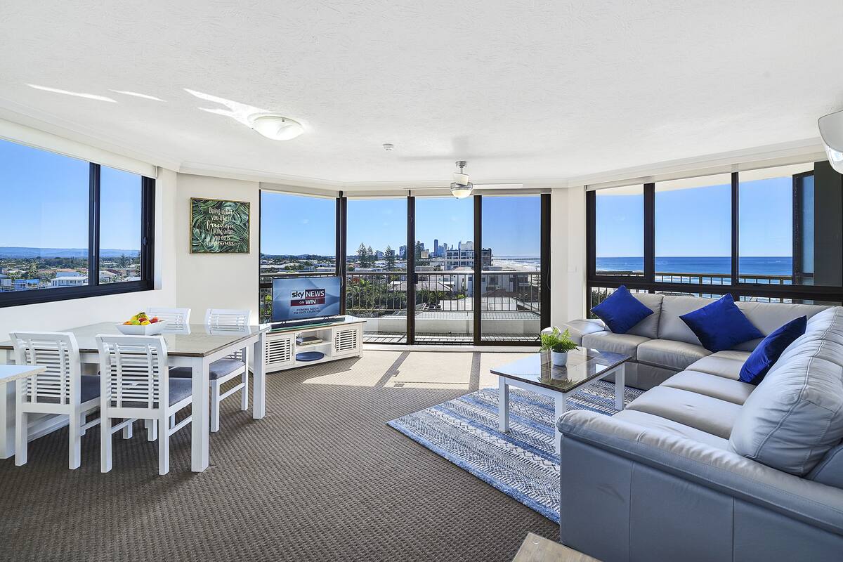 2 Bedroom Ocean View | Living area | 32-inch flat-screen TV with cable channels, LCD TV