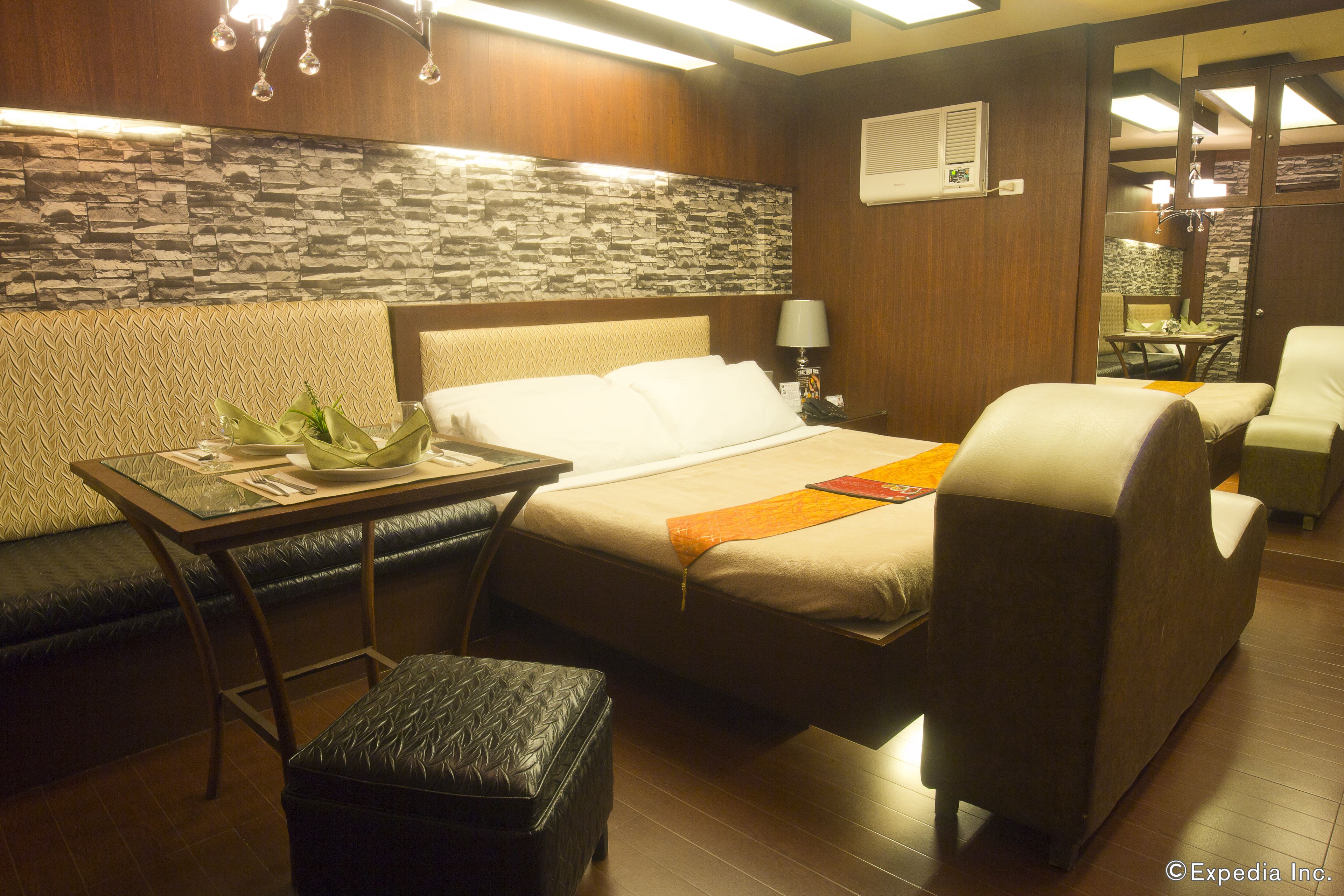 Photo - Victoria Court Las Piñas