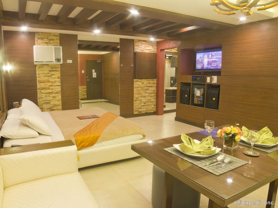 Thematic Suite | In-room safe, desk, free WiFi