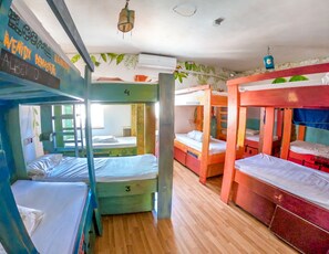 Individually decorated, individually furnished, iron/ironing board - Hostel Malti (St. Julian's)